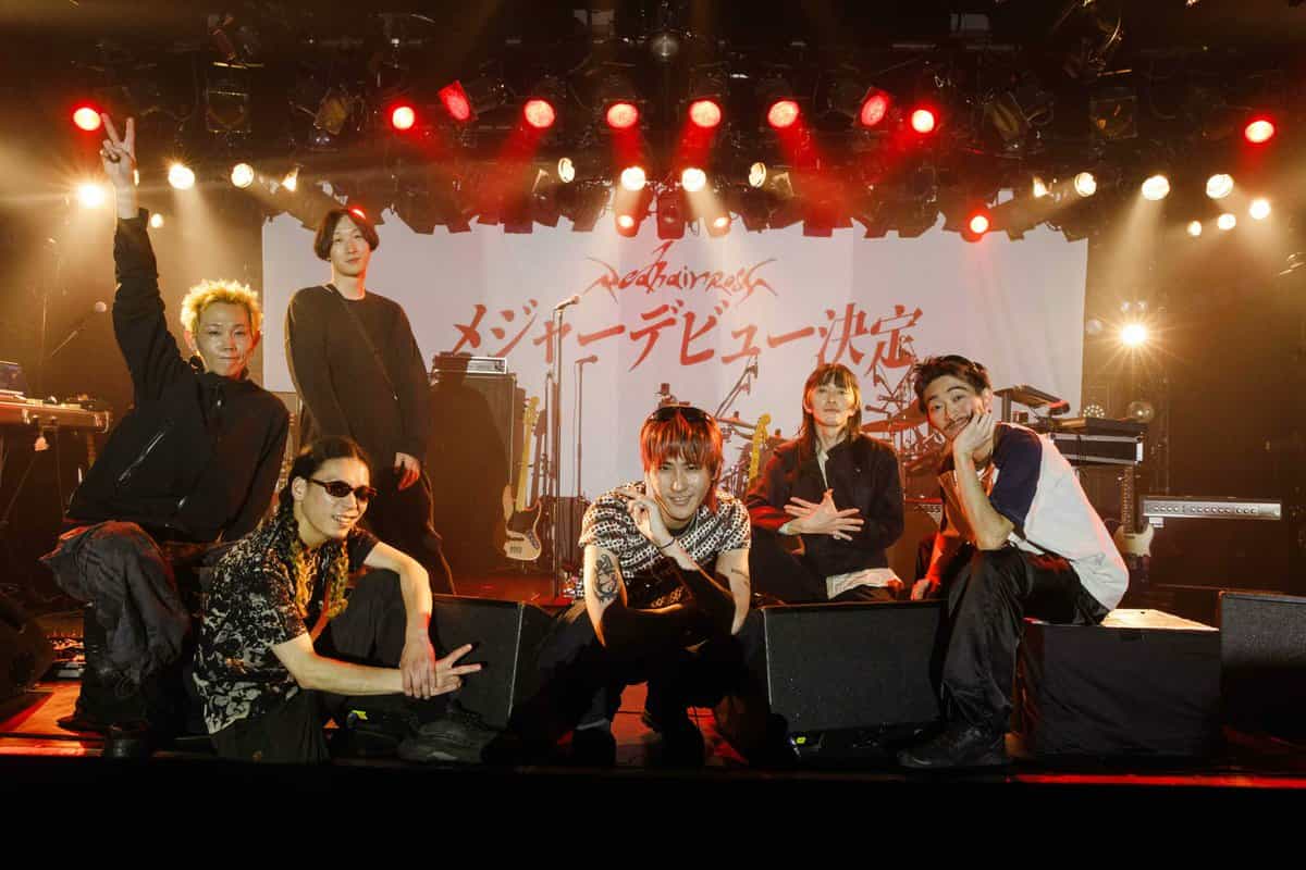 Redhair Rosy дебютирует с опенингом для аниме «Сильнейший телохранитель мира» 1